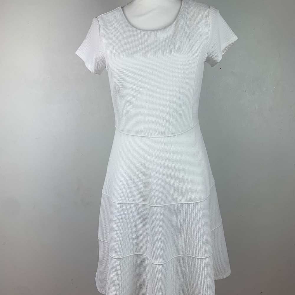 EST. 1946 Elegant White Women's Dress Size Small